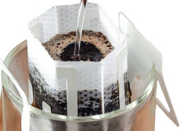Tassen Direktbrüh-Filter in der Tasse